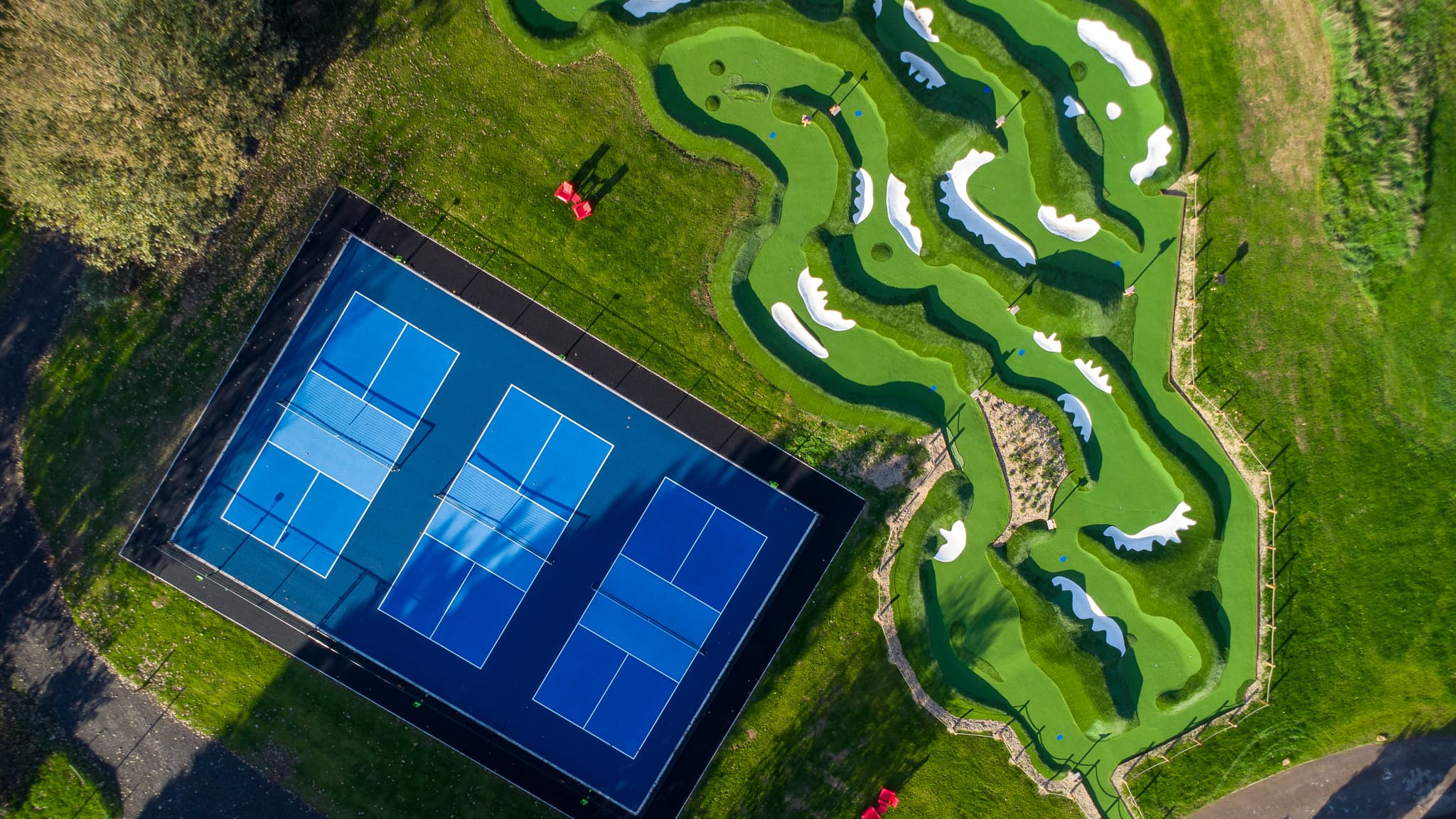 birdseye view of padel and mini golf